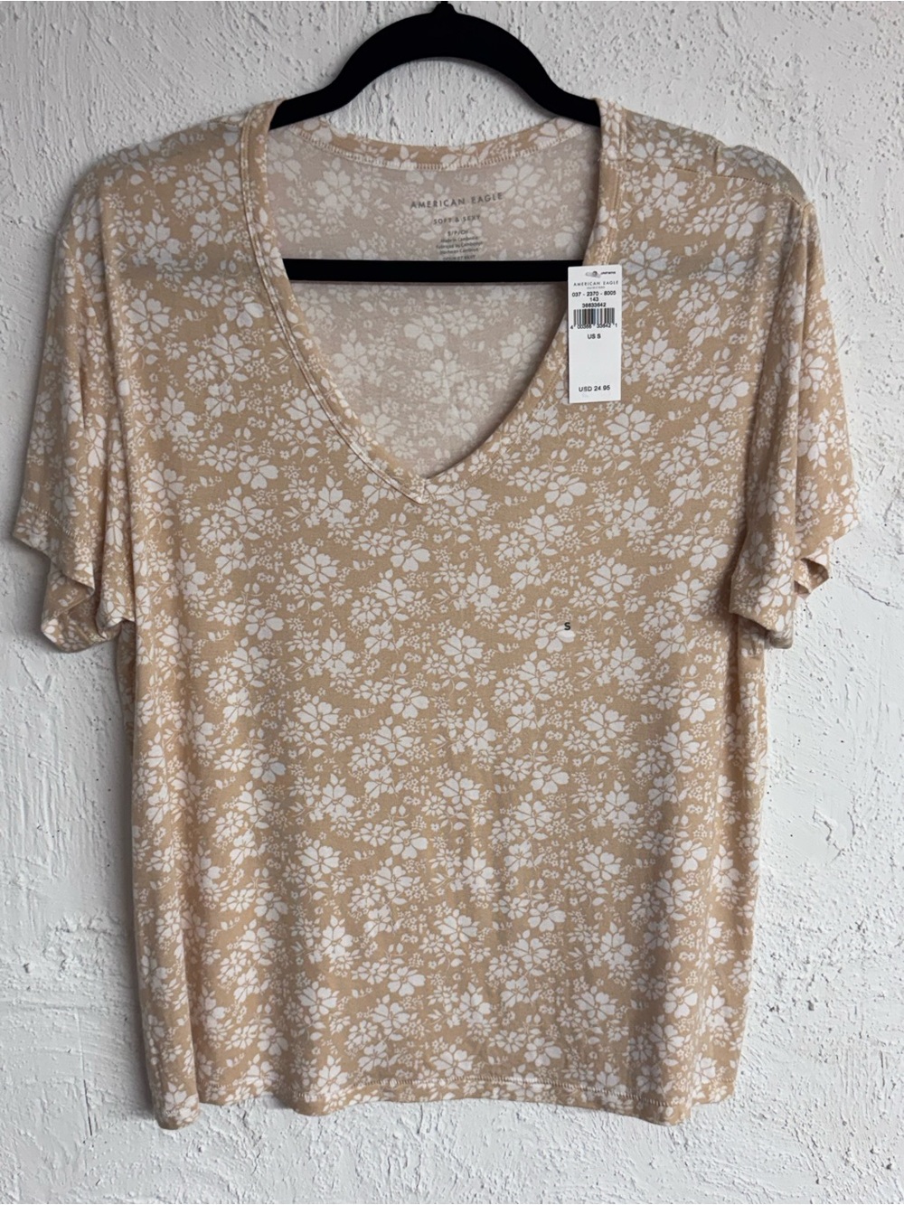 American Eagle Soft & Sexy Short Sleeve Floral Oversized V-Neck T-Shirt